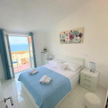 Sea Apartment *
