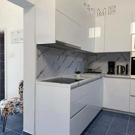Apartment Sea *